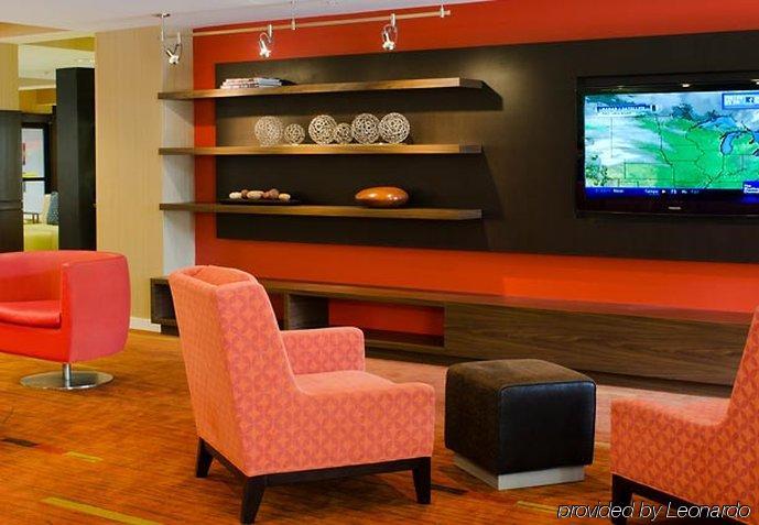 Courtyard By Marriott Traverse Stadt Interior foto