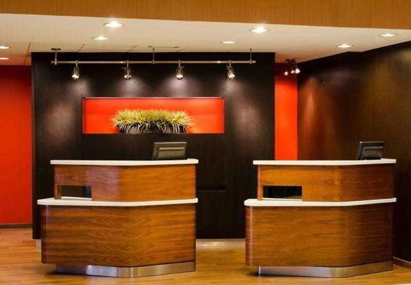 Courtyard By Marriott Traverse Stadt Interior foto