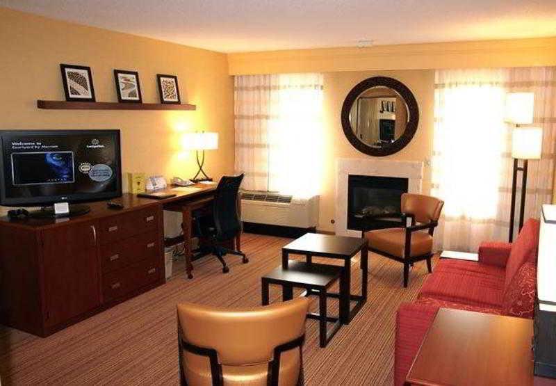 Courtyard By Marriott Traverse Stadt Zimmer foto